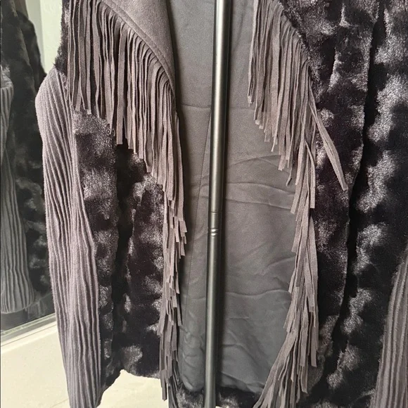 NWT REBA DESERT ROSE FAUX FUR FRINGE VEST XL SOFT COZY WARM - Picture 6 of 8